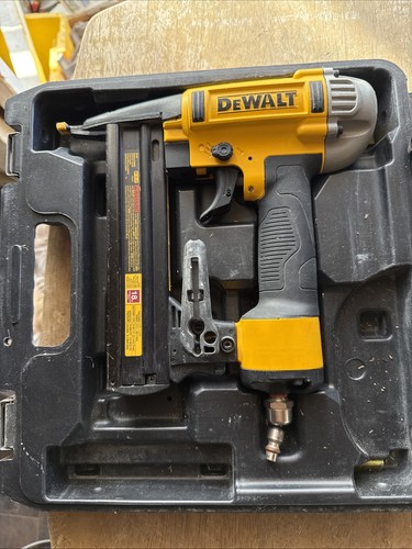 Dewalt - ,